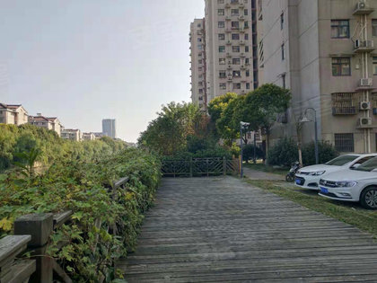 宝虹水岸人口