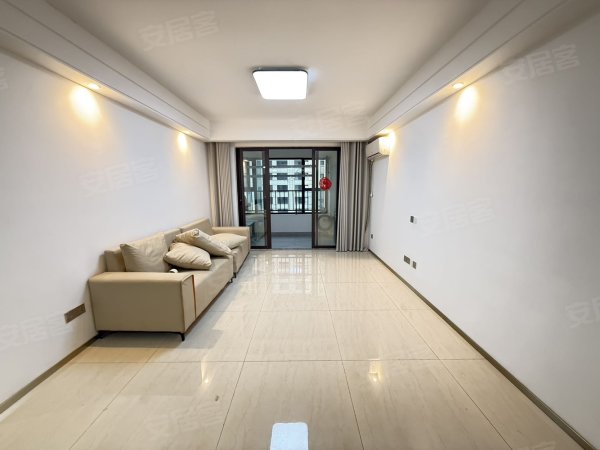 火车站附近1号线地铁口水漾花园整租三房两卫