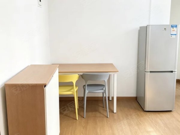 两室整租_陆军兵种大学_安粮国贸中心_罗斯福广场_民水电