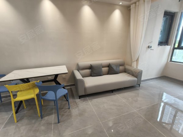 精装两室衣帽间全屋瓷砖！近长鑫存储！全屋定制！包物业拎包入住