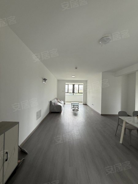 地铁六号线_周谷堆批发市场_裕彭佳苑朝南单间精装出租