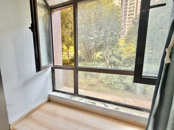 湖畔书香东区_主卧独立卫浴_实图实拍拎包入住~湖景房