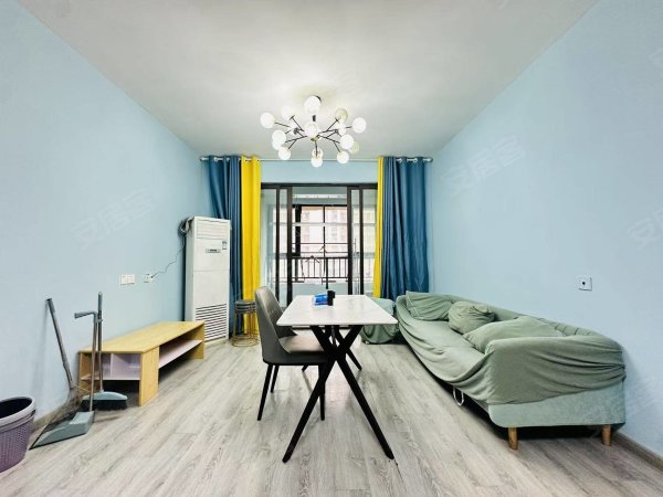 三房三空调燃气热水器实图实价随时看拎包入住楼下地铁业主好说话