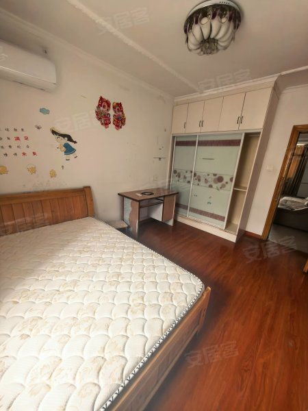 金湖新村_家具家电齐全_随时看房_户型好_地段好_拎包入住