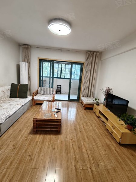 元一名城c区三室出租，淮南路地铁口，38中，鸿兴苑