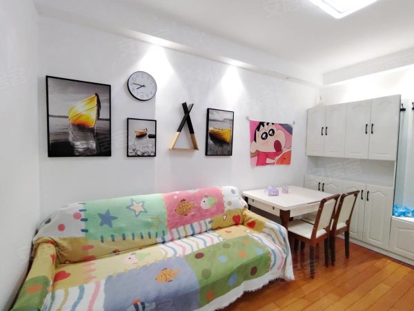 蓝鼎观湖苑精装两室，家具家电齐全，自住房出租，拎包入住