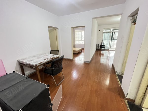 新店花园南区俩房出租，拎包入住，家电齐全