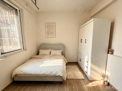 全女生无忠介_贵阳路地铁口_云谷创新园_交通银行_滨湖奥莱