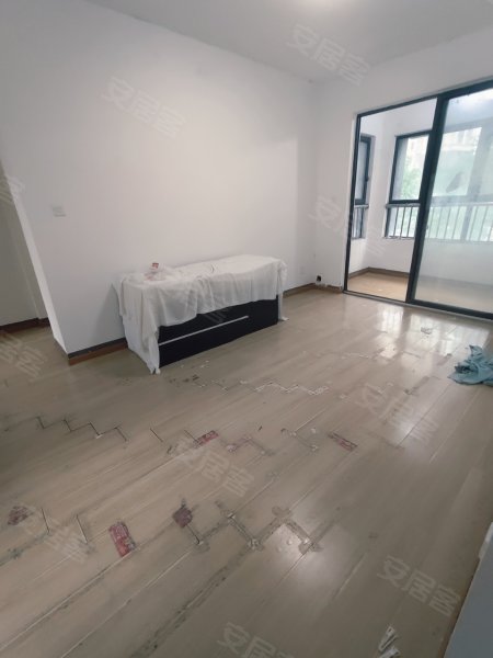 美丽景湾可短租可月付价可谈可自住可用于仓库房东急租急急急！