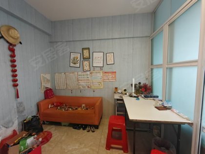 政务区天鹅湖万达广场对面水墨兰庭(南区)_精装修公寓