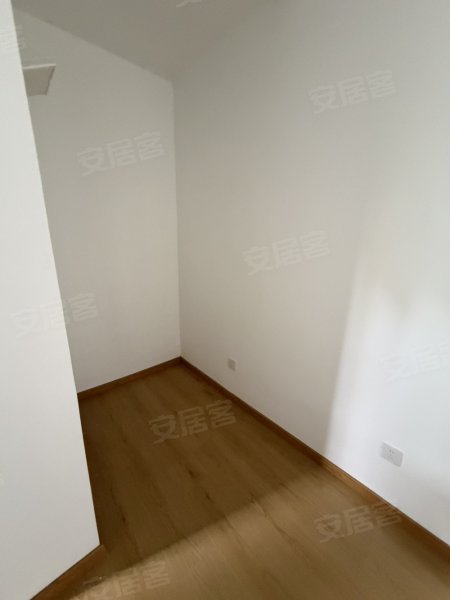 教院宿舍_中间楼层_精装修_2房2厅_家具齐全_拎包入住