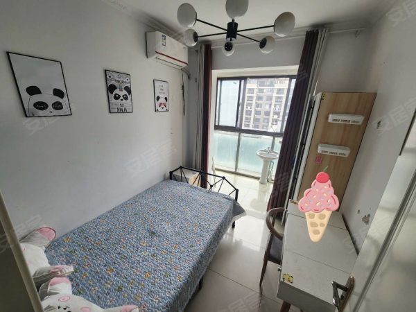天鹅湖市政务中心地铁口，朝南单间民用水电0中借蔚蓝商务港新城
