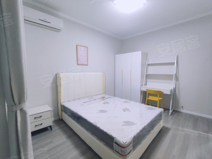 蓝鼎滨湖假日枫丹园朝南大次卧采光好