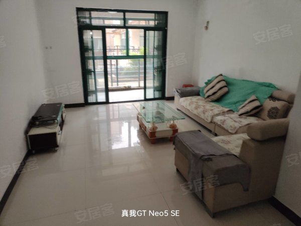 宝业城市绿苑东区，精美两室，带大露台。