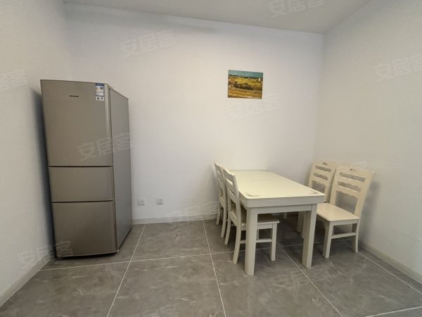 望江西路_炮兵学院地铁_两梯五户_业主自住装修_随时看房