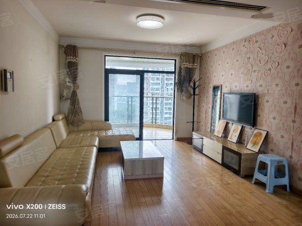 省博物院地铁旁精装两室，拎包入住