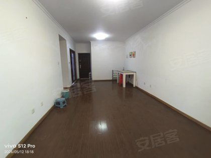 高新区安医附院地铁二号线海亮九玺大三房两厅低楼层低价出租