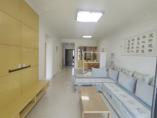 16_00可租，今日新出，精装大2室，全屋定制，房东居家装修