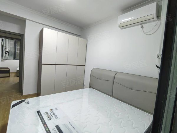 书香门第东区精装房出租，家具家电全新