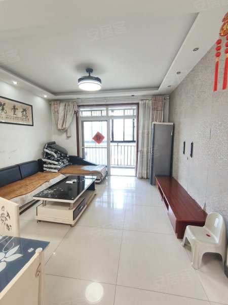 新海公园旁边，地铁4号线附近，格兰云天。
