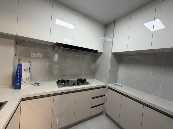 湖畔书香_2室全屋定制衣柜_瓷砖地_业主自住_电器一级能耗
