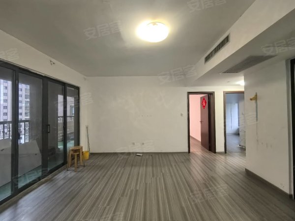 和平广场和平路和平盛世_三室二厅_家具家电齐全提包入住