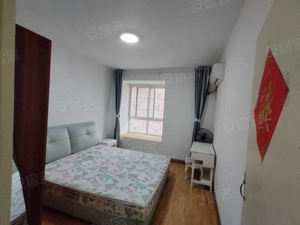 实图实价，商圈繁华，交通便利，近各大银行基地，极致性价比