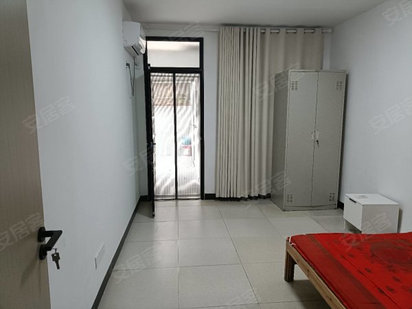 一楼带院亳州新村两室一厅一卫设备齐全拎包入住