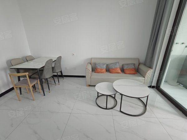 新店两室出租_学区房_全屋瓷砖_家具家电配齐