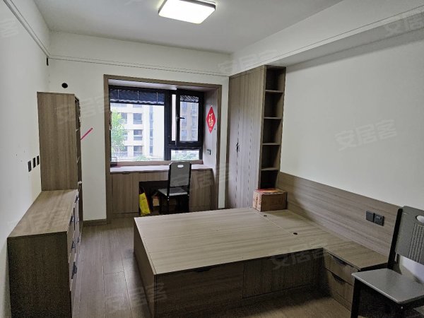 国贸景成整租三居室，视野好，采光好，自住精装修