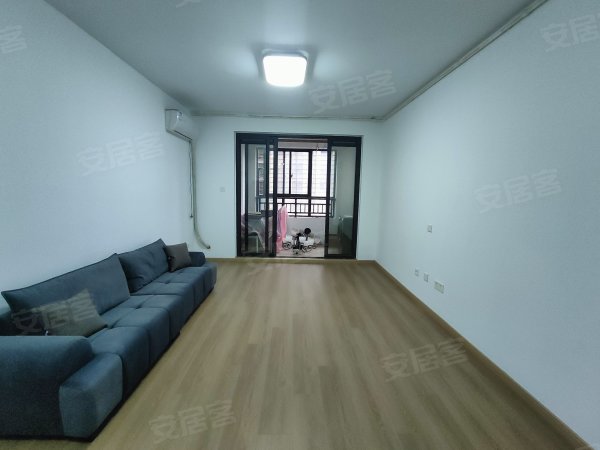 地铁三号线郑河站出口出行便利_三室采光好_有钥匙随时看房