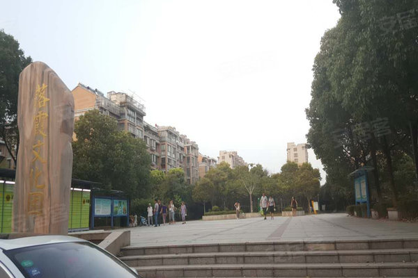 落霞苑人口_落霞苑图片