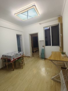 漕冲站地铁口旁，新海西苑一室一厅的，简单装修，拎包入住。