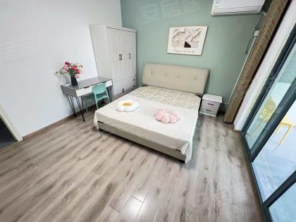 阳台赶上客厅大_独厨独卫_过马路到方圆荟_民水民电小区房