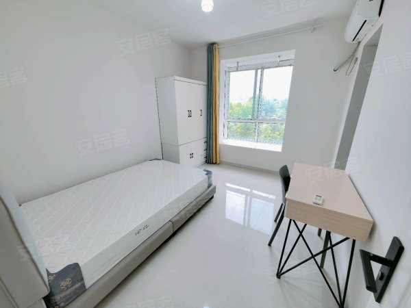 我是房栋滨湖顺园主卧带独卫近交通银行_云谷创新园邮储中信银行