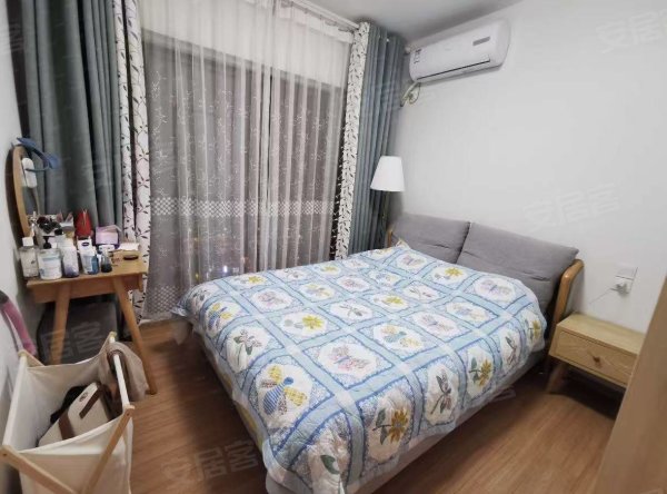 大众时代之光两室自住装修出租，电梯房，3号线淮南路站