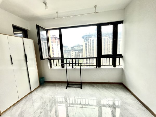 荣盛华府_采光好可短租月付拎包入住大众蔚来泰康之家云谷创新园