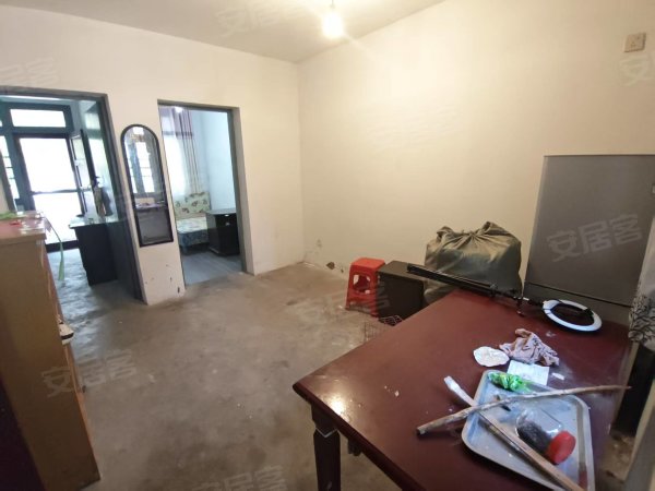 近竹溪小学___一楼两室____家电齐全____拎包入住