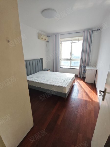 金潜广场_奥体中心_万象城_单间独卫均有拎包入住押一付一