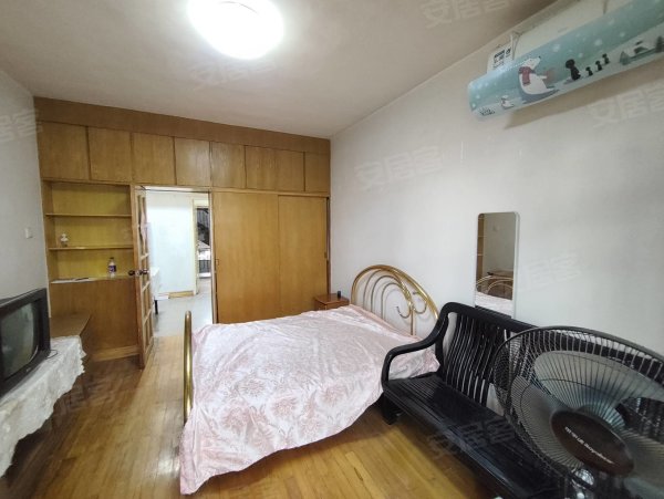 芜湖路大钟楼_七中宿舍一室一厅_48中陪住住家首选_不要过马