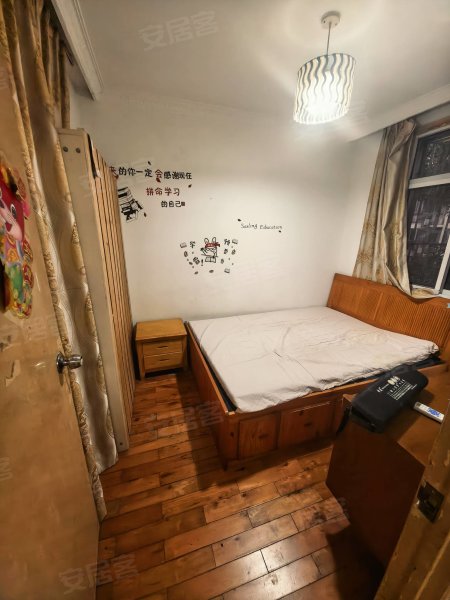 美湖小区_三楼_家具家电齐全_随时看房_户型好_地段好