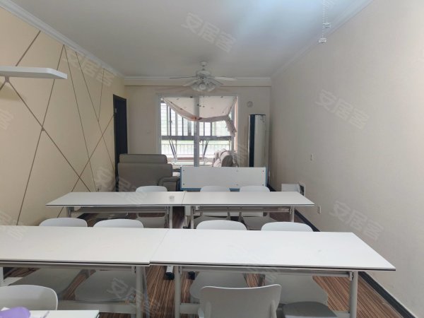 万科朗庭_精装_办公住家都可以_看房方便