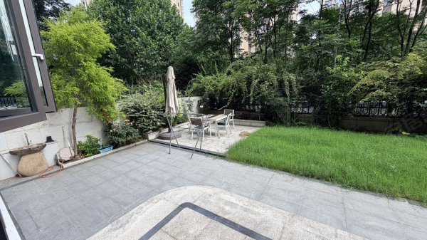 物业自持租售融创壹号院！一楼花园洋房底付豪装拎包入住政务区