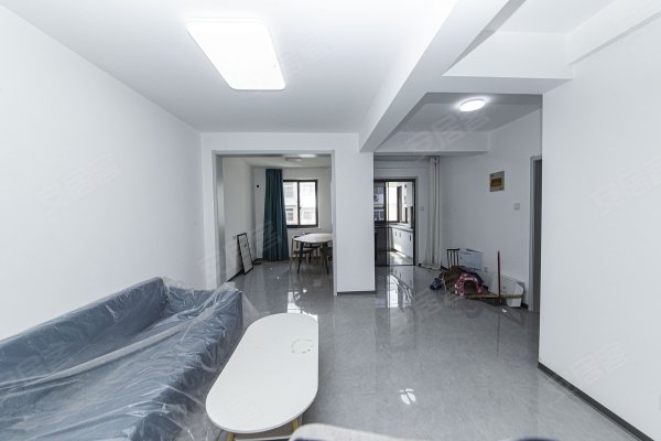 长江东大街_三里街地铁口_明光路精装三室_家具家电齐全