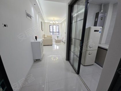 政务区_新地中心_万象城_地铁口_云河湾_拎包入住可月付