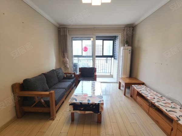 万科城两房朝南住家装修_全屋定制家具_大众定点班车点_近农行