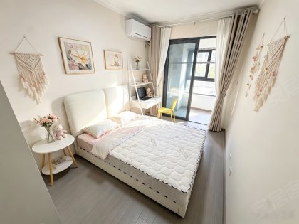 万达悦湖苑主卧阳台房_交行中信银行_短租月付民水电给钱就租