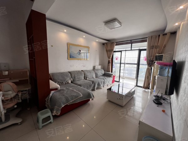 实拍保真！宁国路_罍街_军干所自住三室_随时看房_拎包入住