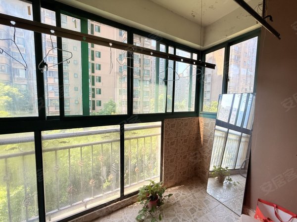 金域蓝湾_北一环白水坝地铁口高层电梯_家电家具全拎包入住急租