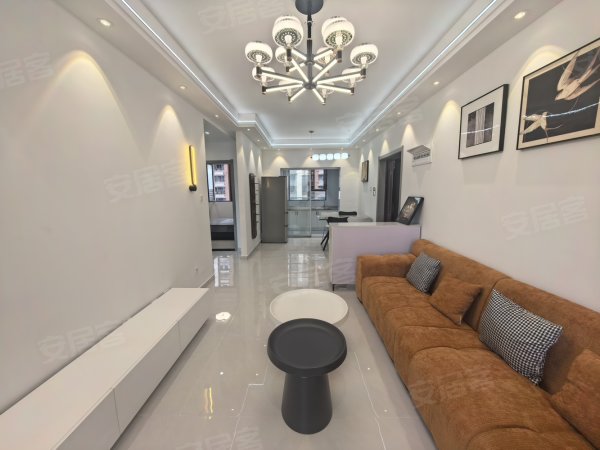 新店东苑精装两室采光超好可短租可月付包物业